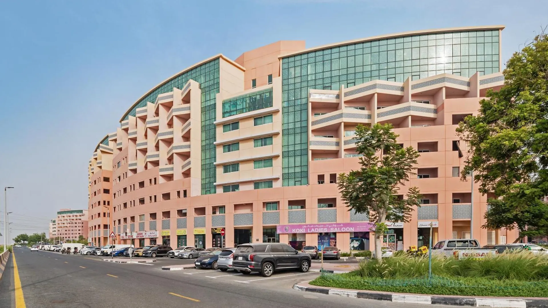 Luxury Studio Near Battua Mall Dubai Apartment