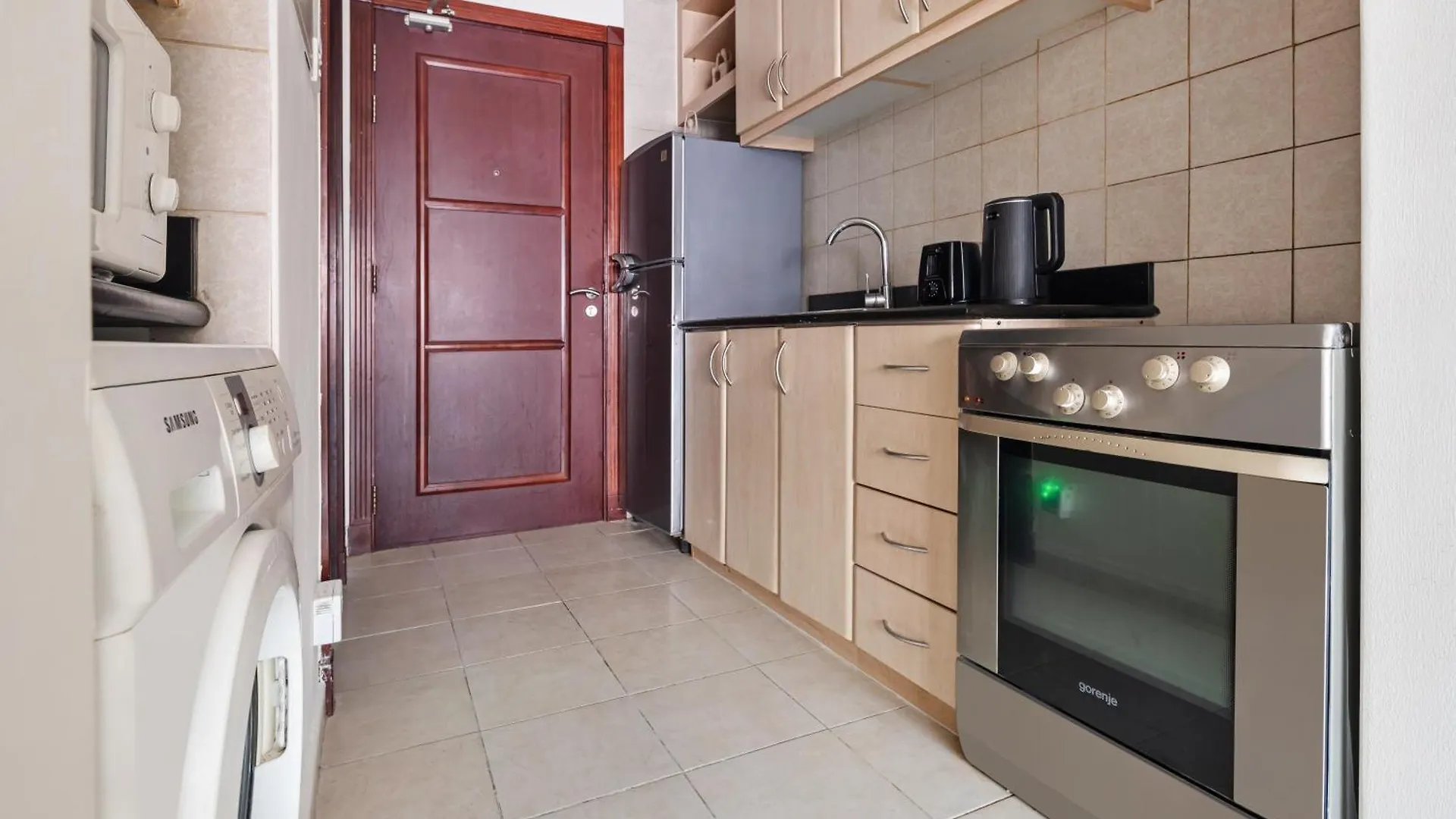 Luxury Studio Near Battua Mall Dubai