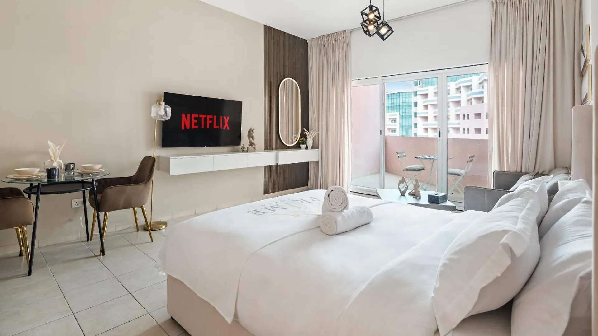 Luxury Studio Near Battua Mall Dubai Apartment
