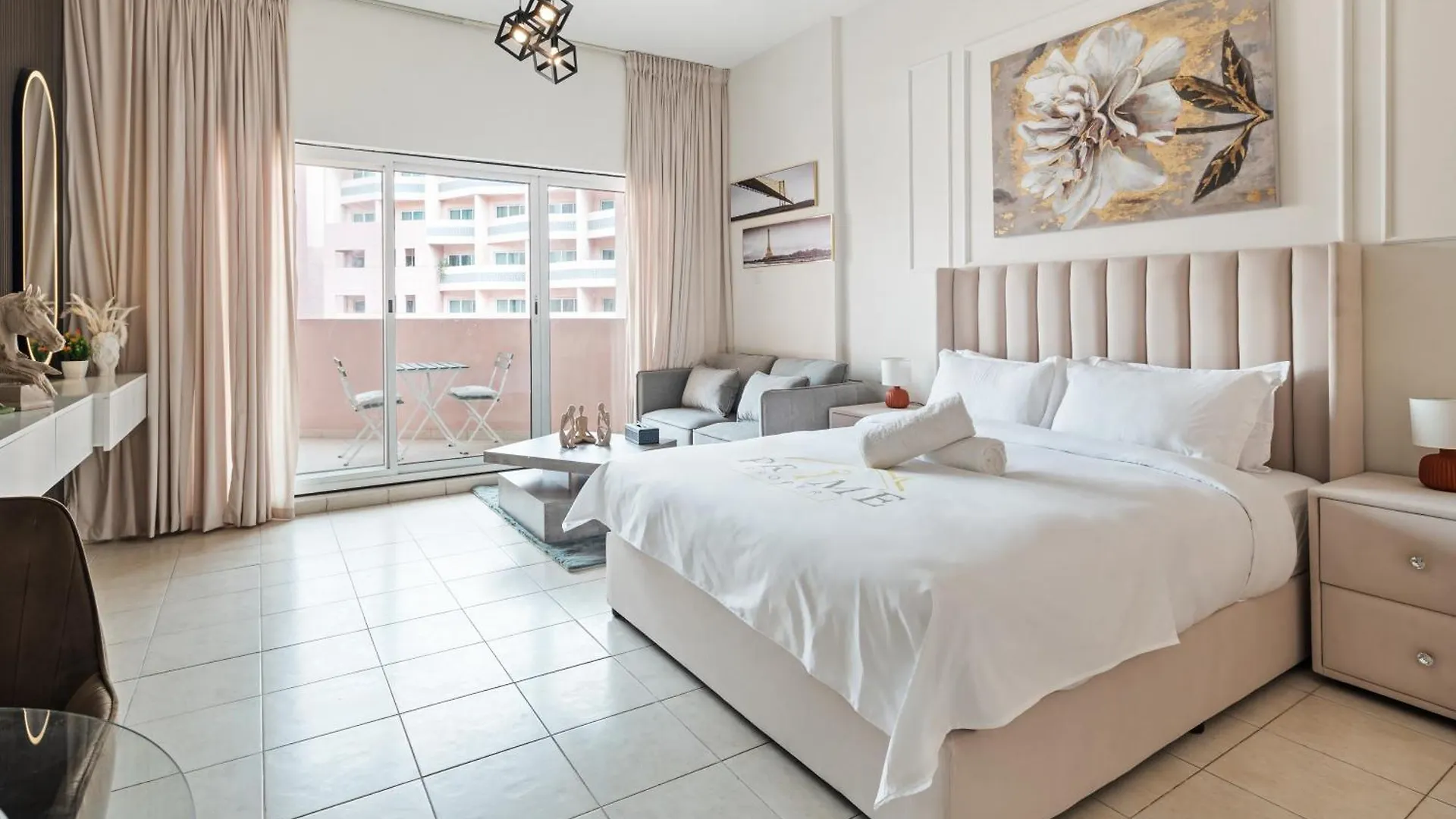Luxury Studio Near Battua Mall Dubai Apartment