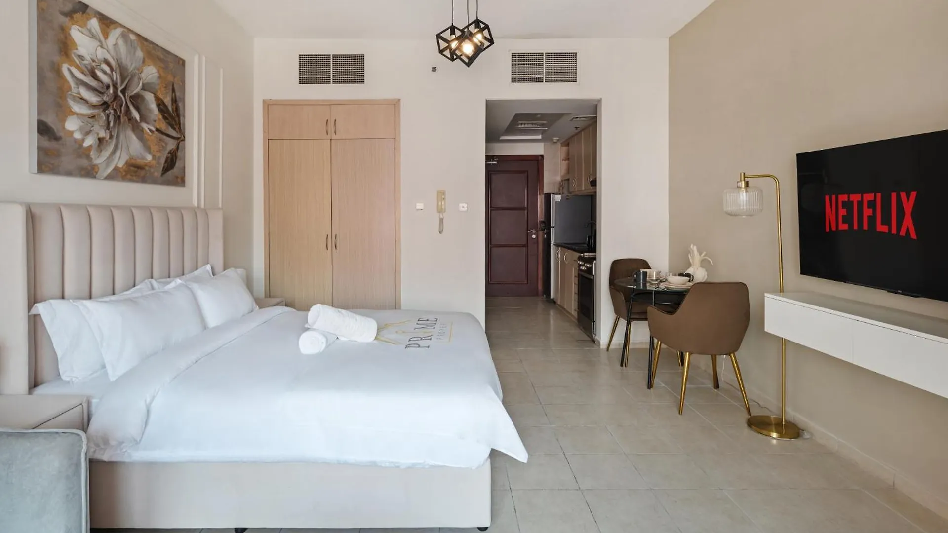 Appartamento Luxury Studio Near Battua Mall Dubai Emirati Arabi Uniti